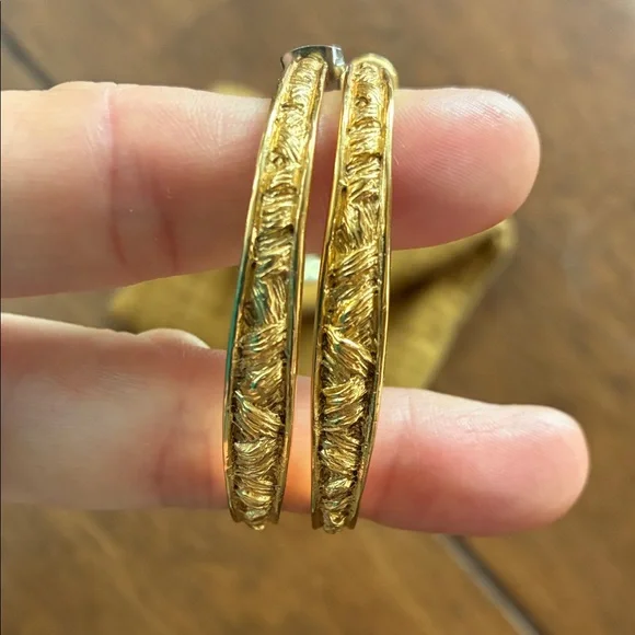 Stunning sexy RARE Sezane Gold Hoop Earrings 💋 - Picture 2 of 3